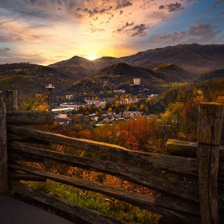 Rock Of Ages, Hot Tub, Game Room, Wifi, 1089 Free Tickets Each Paid Day, Dollywood And More Pigeon Forge Eksteriør bilde