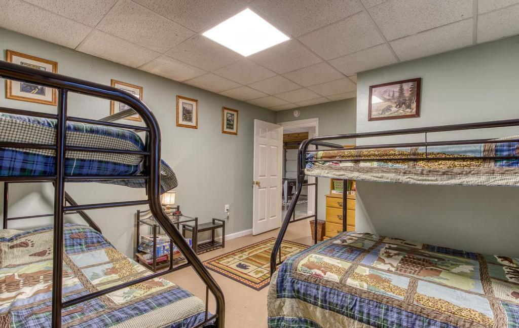 Rock Of Ages, Hot Tub, Game Room, Wifi, 1089 Free Tickets Each Paid Day, Dollywood And More Pigeon Forge Eksteriør bilde
