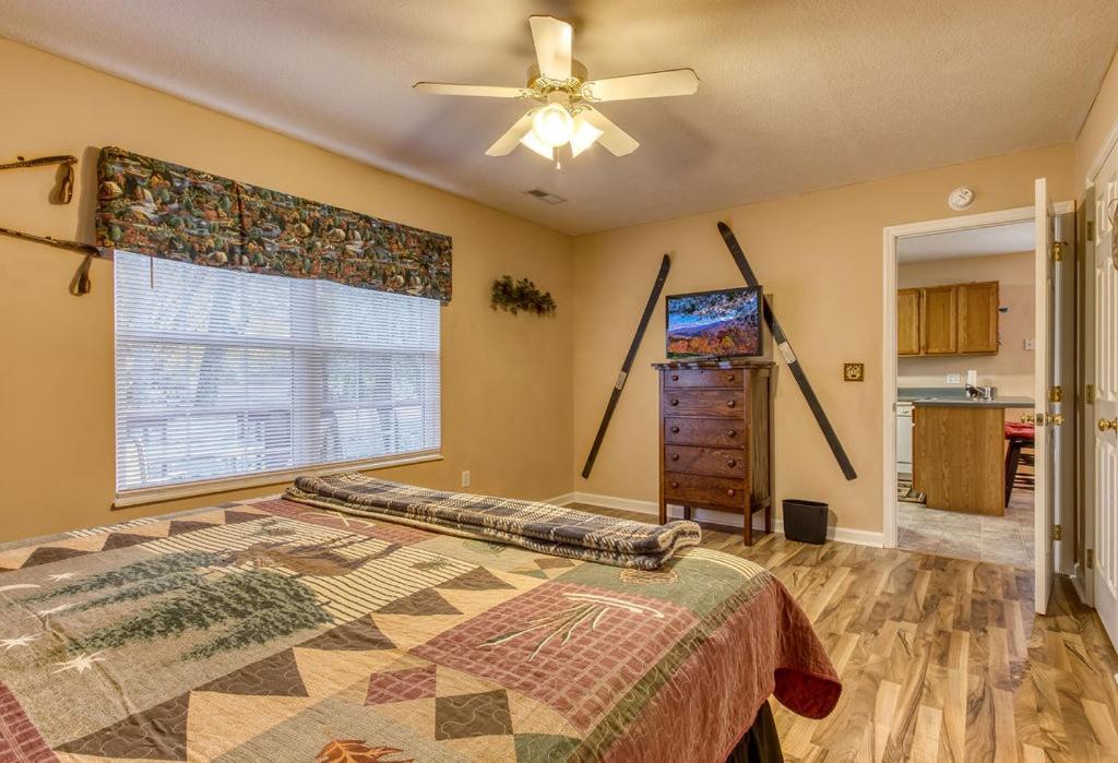 Rock Of Ages, Hot Tub, Game Room, Wifi, 1089 Free Tickets Each Paid Day, Dollywood And More Pigeon Forge Eksteriør bilde