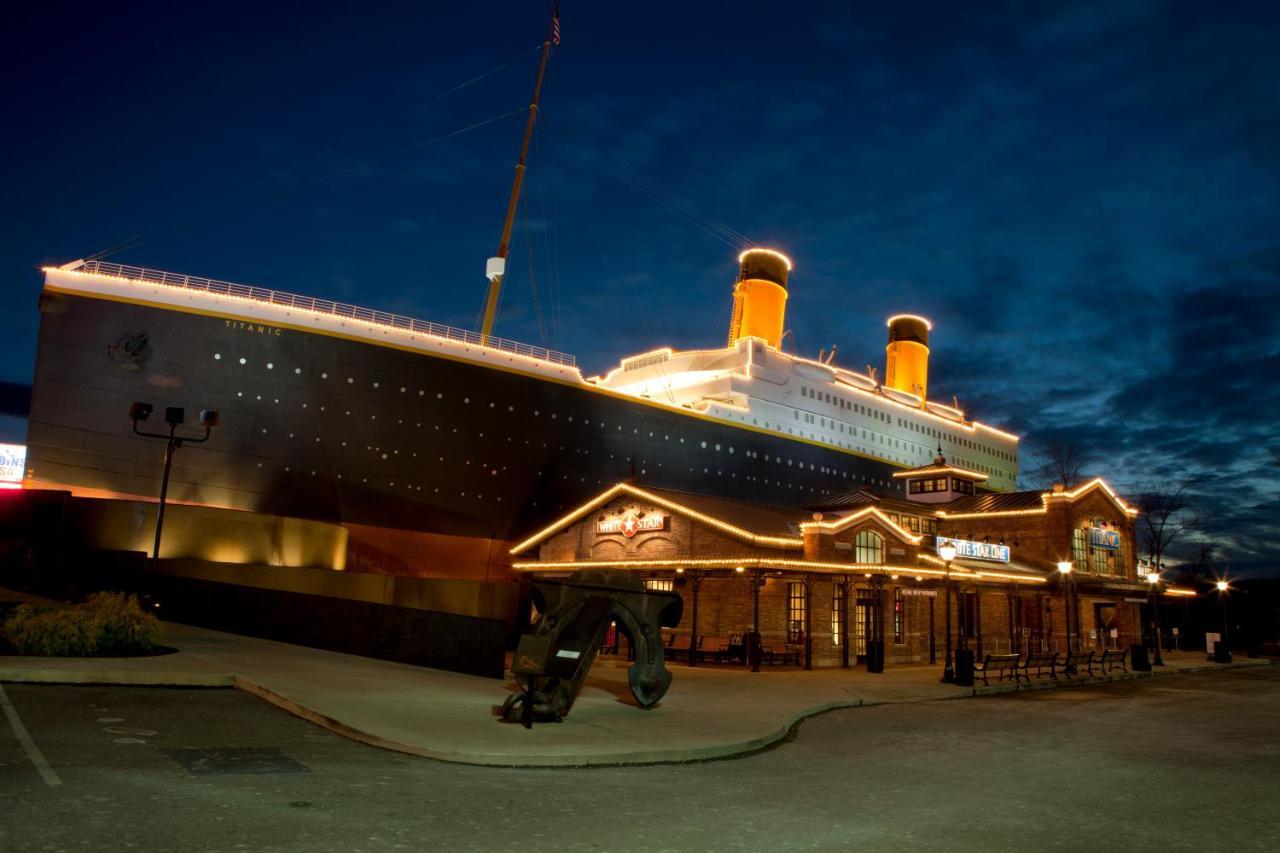 Rock Of Ages, Hot Tub, Game Room, Wifi, 1089 Free Tickets Each Paid Day, Dollywood And More Pigeon Forge Eksteriør bilde